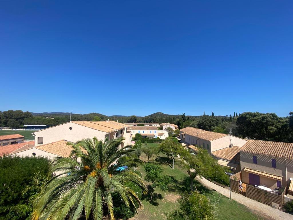 Appartement T2, 4 Personnes, Climatise, Avec Piscine, Village De La Mer La Londe-les-Maures Exterior photo