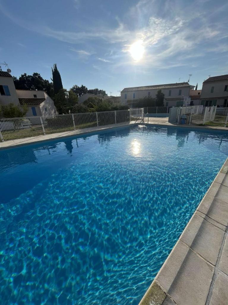 Appartement T2, 4 Personnes, Climatise, Avec Piscine, Village De La Mer La Londe-les-Maures Exterior photo