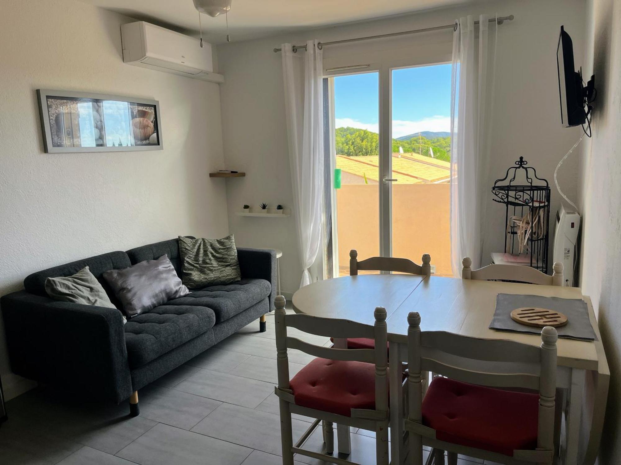 Appartement T2, 4 Personnes, Climatise, Avec Piscine, Village De La Mer La Londe-les-Maures Exterior photo